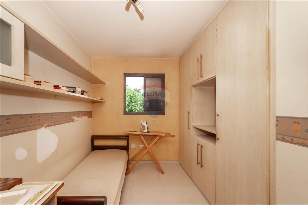 Apartamento 3 quartos, sendo 1 suíte, sala cozinha, banheiro social e 1 banheiro da suíte duas vagas