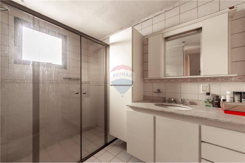 Apartamento 3 quartos, sendo 1 suíte, sala cozinha, banheiro social e 1 banheiro da suíte duas vagas