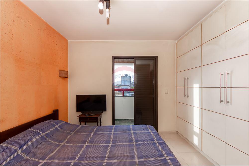 Apartamento 3 quartos, sendo 1 suíte, sala cozinha, banheiro social e 1 banheiro da suíte duas vagas