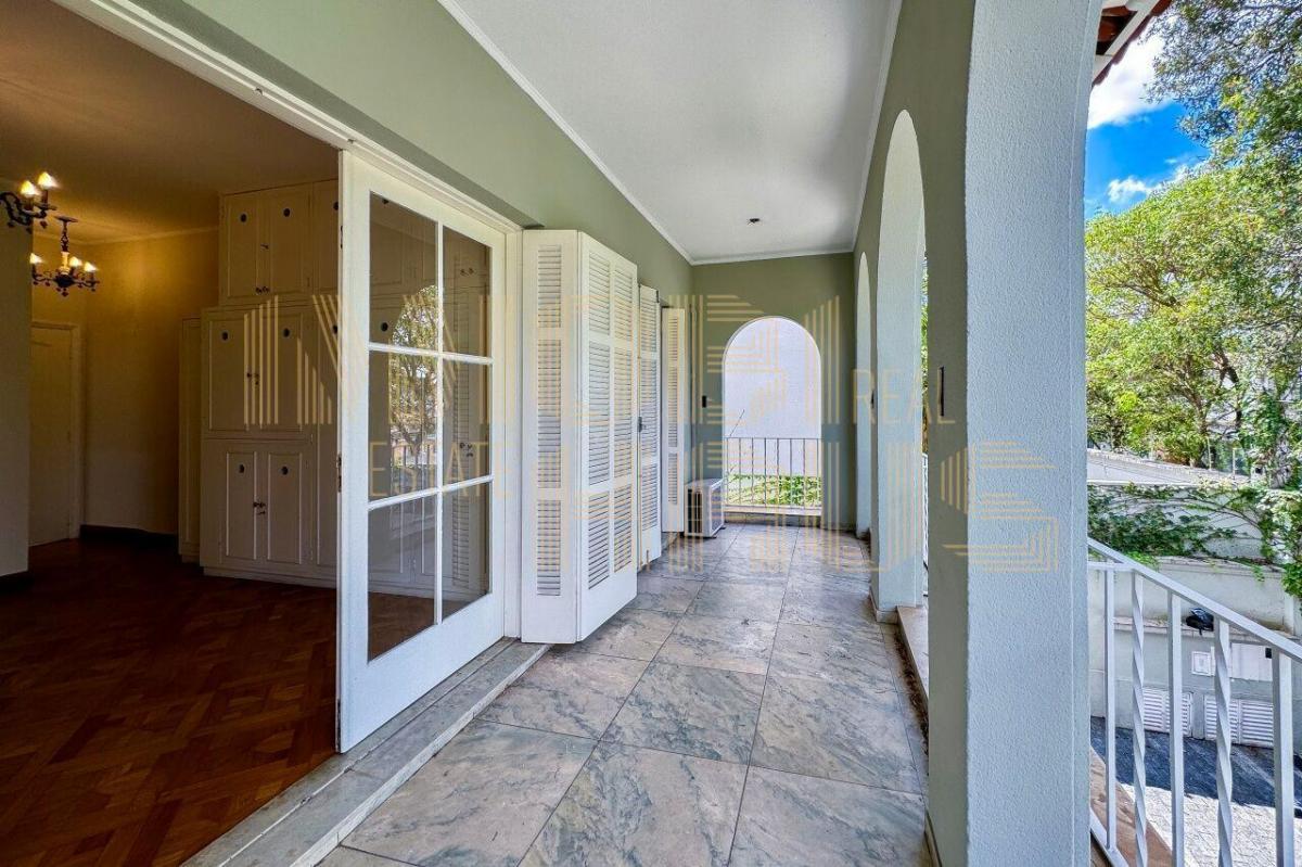 Casa para venda e locação no bairro Jardim Paulista | 4 quartos/ 3 suítes