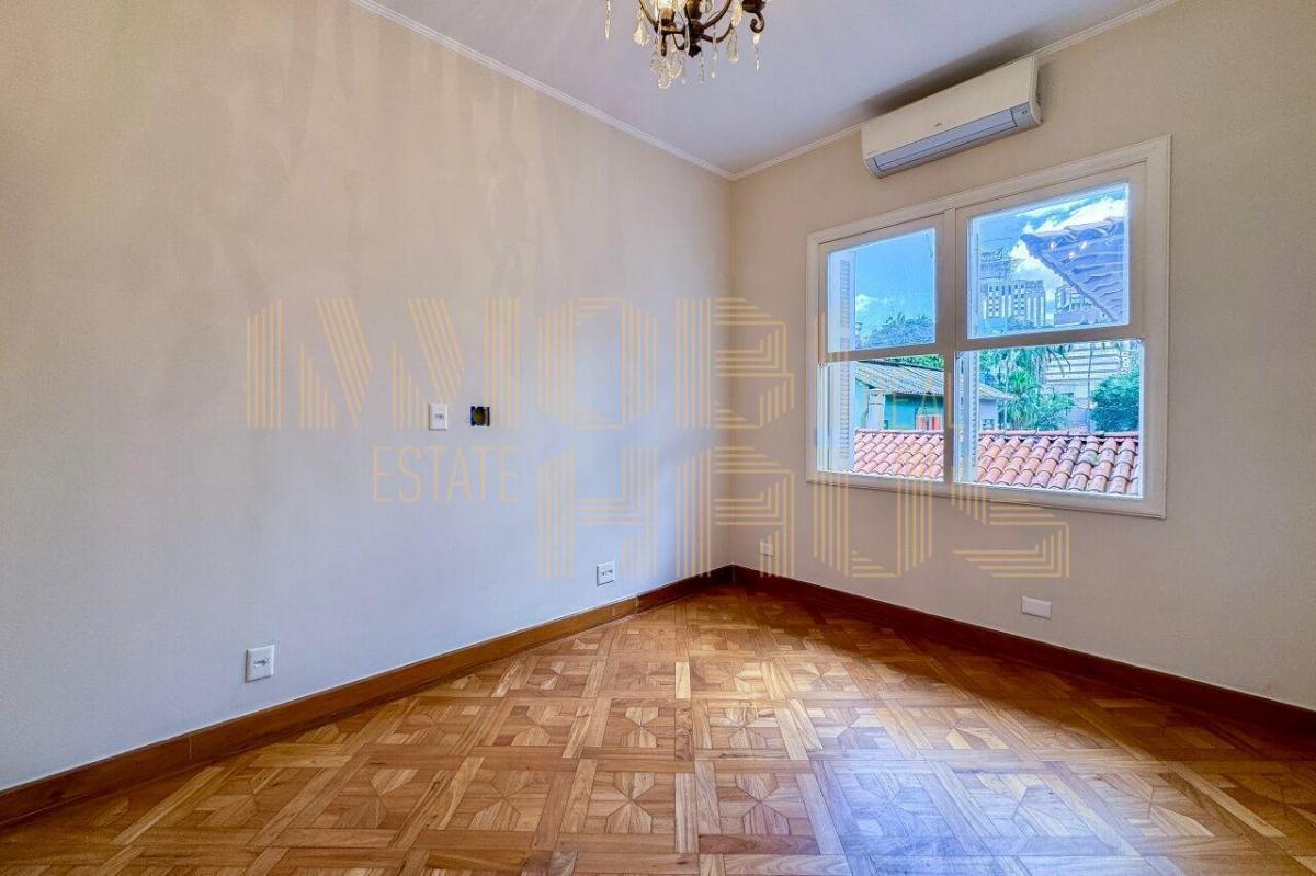 Casa para venda e locação no bairro Jardim Paulista | 4 quartos/ 3 suítes