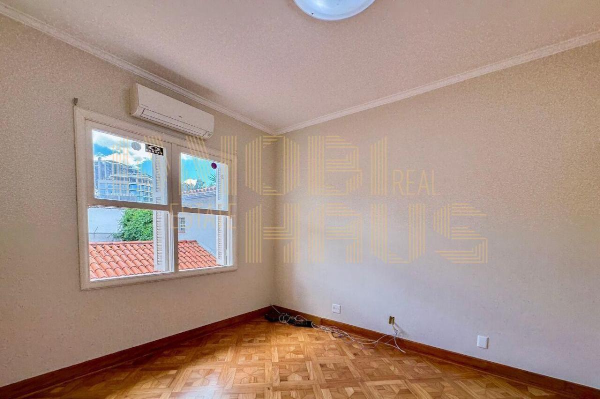 Casa para venda e locação no bairro Jardim Paulista | 4 quartos/ 3 suítes