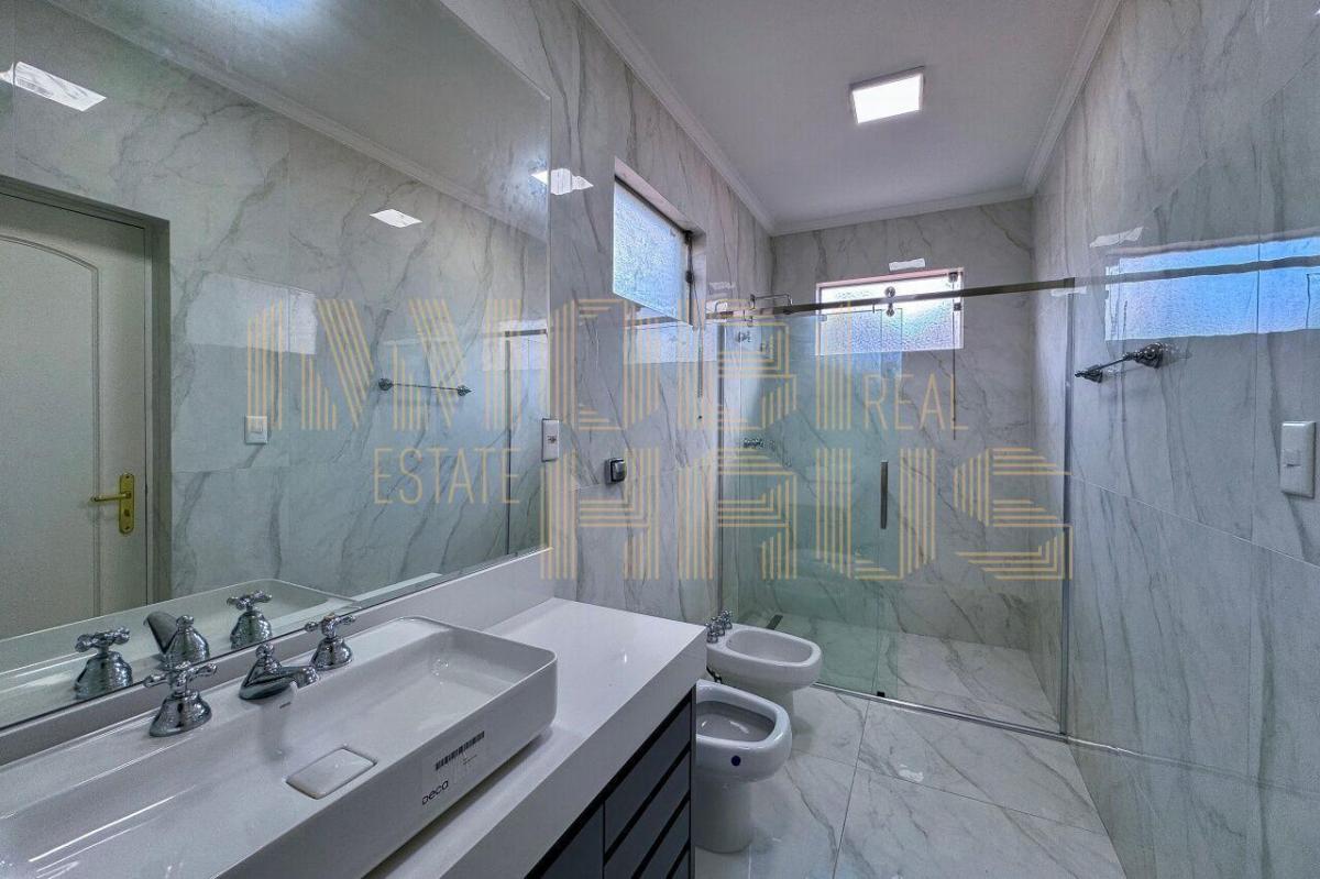 Casa para venda e locação no bairro Jardim Paulista | 4 quartos/ 3 suítes