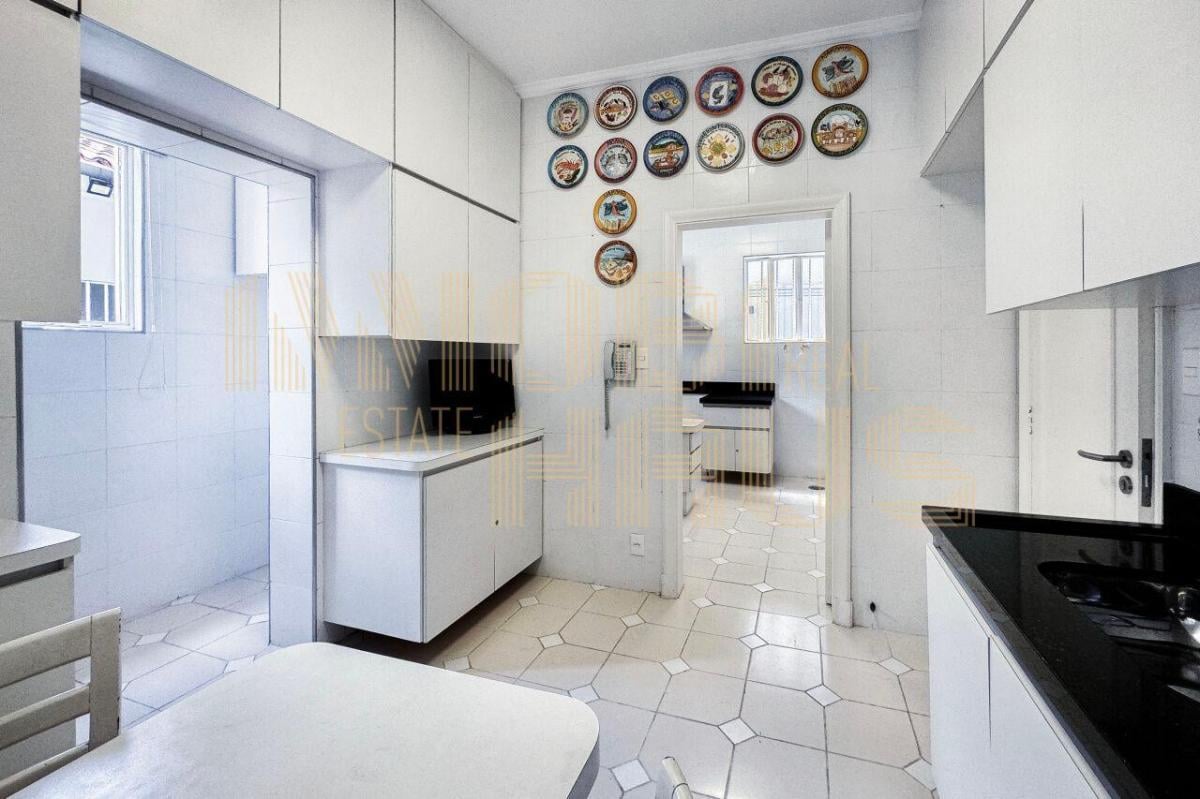 Casa para venda e locação no bairro Jardim Paulista | 4 quartos/ 3 suítes