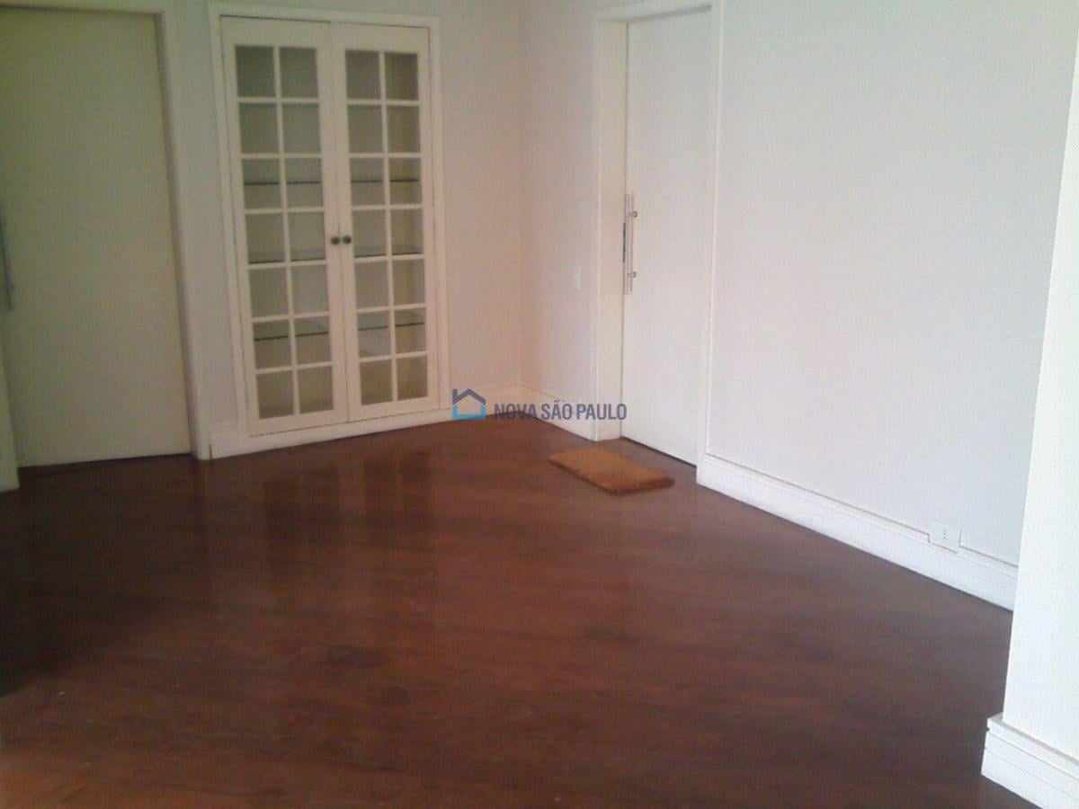 Venda Apartamento Moema Pássaros- 03 quartos – 01 suíte – 02 vagas – Fora da Rota