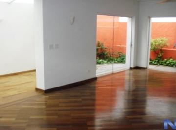 TOTALMENTE REFORMADO EM ESTADO DE NOVO, PASSAGEM LATERAL.