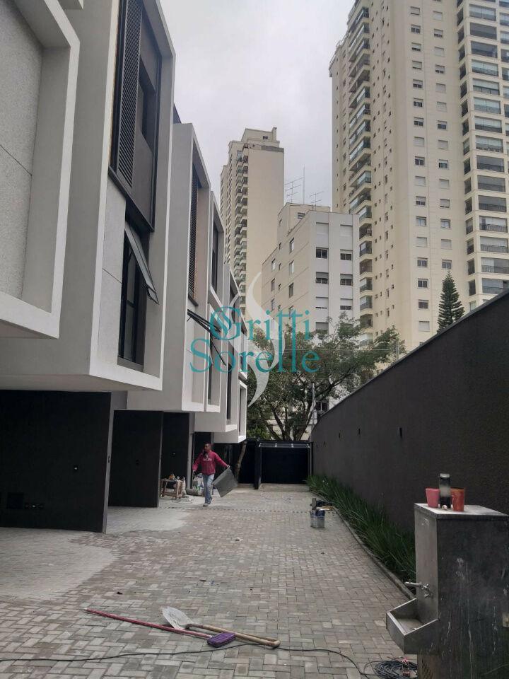 Sobrado Triplex Novo à Venda em Vila Mariana – São Paulo/SP.