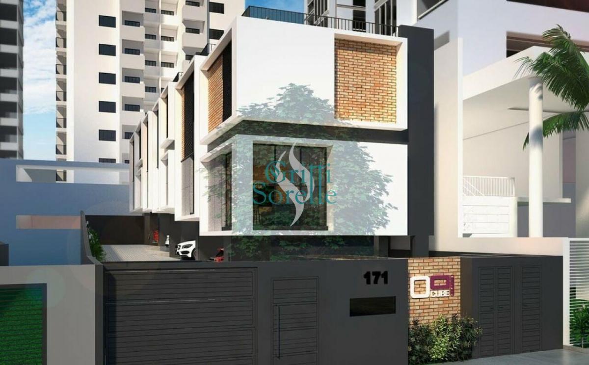 Sobrado Triplex Novo à Venda em Vila Mariana – São Paulo/SP.