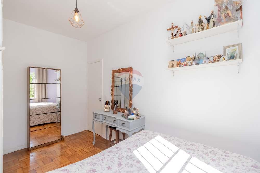 Excelente casa 3 dormitórios , sala, cozinha, 2 banheiros, quintal, 3 vagas de garagem, porão, terra