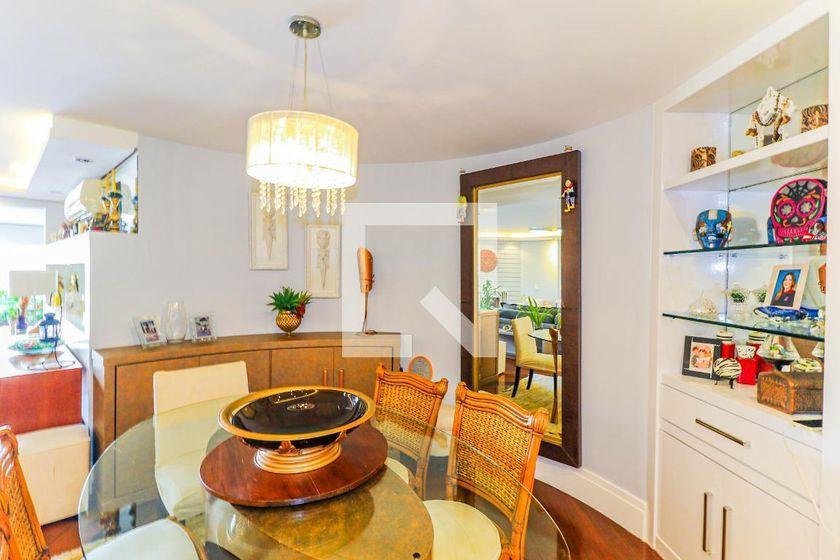 Apartamento à Venda – Chácara Santo Antonio, 4 Quartos, 188 m² – São Paulo