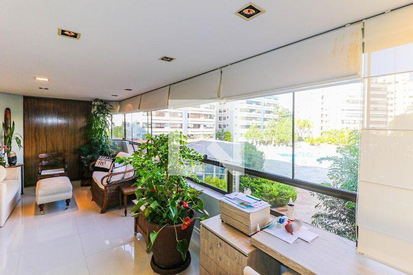 Apartamento à Venda – Chácara Santo Antonio, 4 Quartos, 188 m² – São Paulo