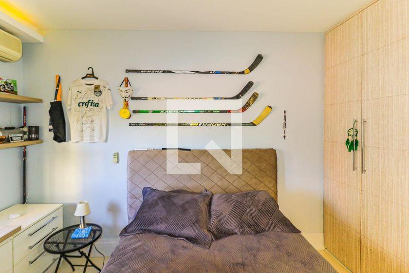 Apartamento à Venda – Chácara Santo Antonio, 4 Quartos, 188 m² – São Paulo