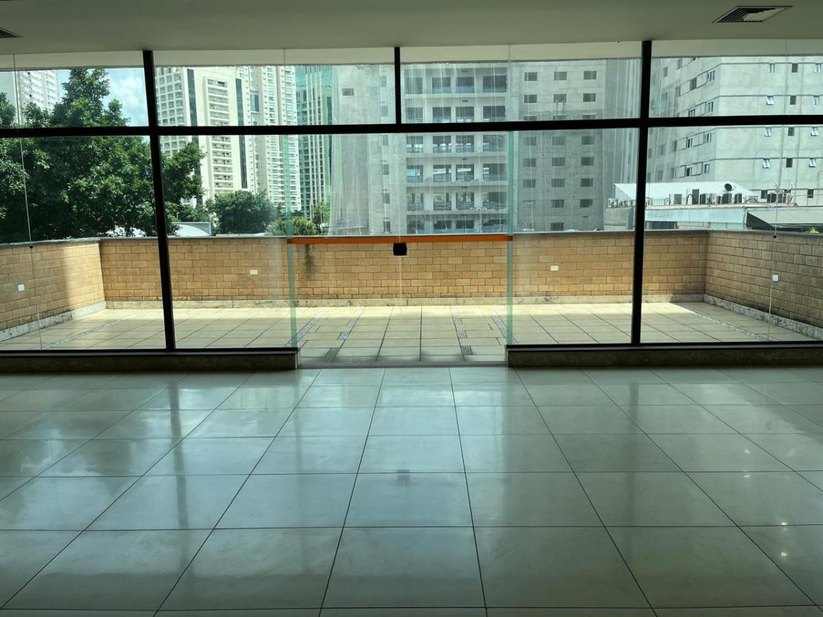 Oportunidade Única: Loja Comercial na Vila Olímpia