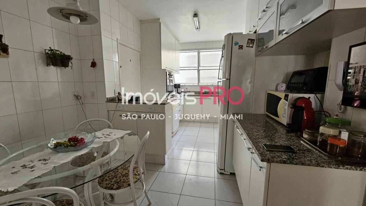 132m² na Rua Canário com 1 vaga.