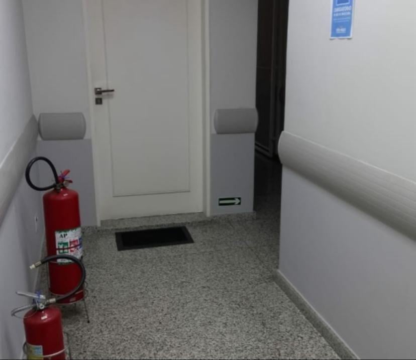Prédio novo, 850m², com 20 salas, 20 Vagas e elevador, para Venda ou Locação na Vila Mariana.