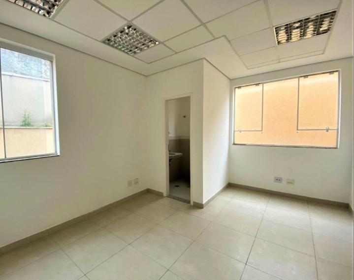 Prédio novo, 850m², com 20 salas, 20 Vagas e elevador, para Venda ou Locação na Vila Mariana.