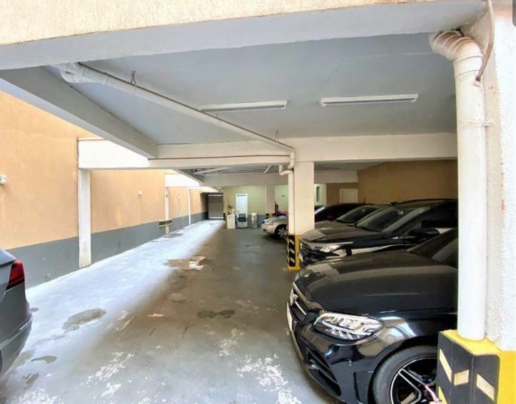Prédio novo, 850m², com 20 salas, 20 Vagas e elevador, para Venda ou Locação na Vila Mariana.