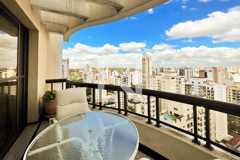 Apartamento à Venda – Moema, 2 Quartos, 421 m² – São Paulo