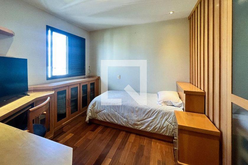 Apartamento à Venda – Moema, 2 Quartos, 421 m² – São Paulo