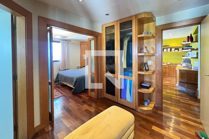 Apartamento à Venda – Moema, 2 Quartos, 421 m² – São Paulo