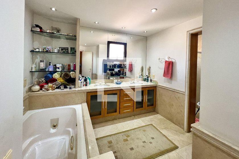 Apartamento à Venda – Moema, 2 Quartos, 421 m² – São Paulo