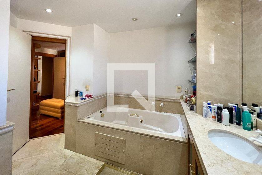 Apartamento à Venda – Moema, 2 Quartos, 421 m² – São Paulo
