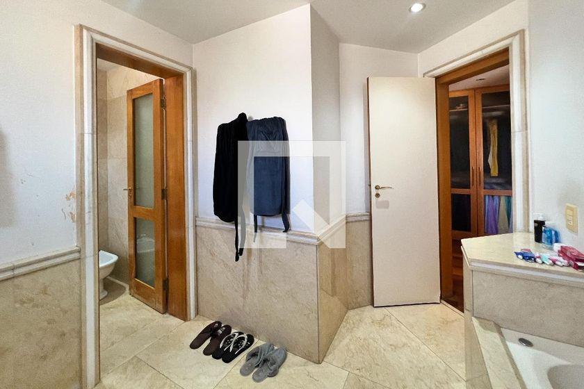 Apartamento à Venda – Moema, 2 Quartos, 421 m² – São Paulo