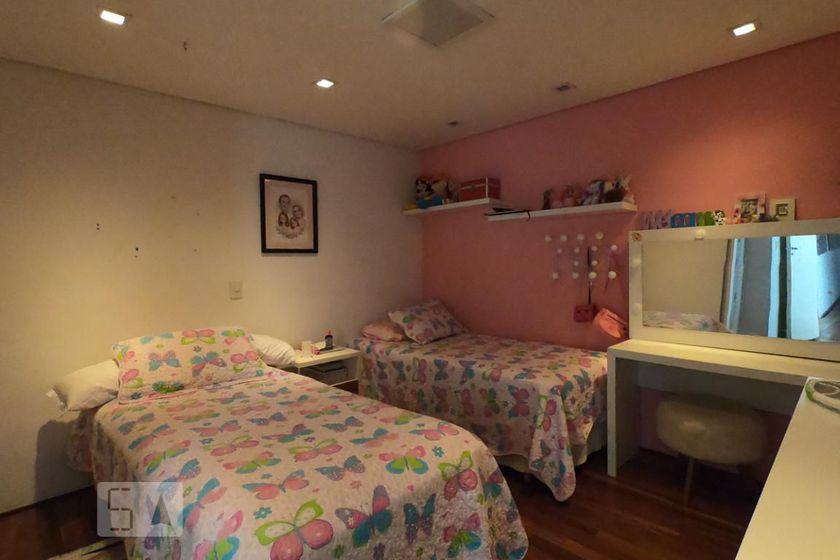Casa à Venda – Morumbi, 5 Quartos, 430 m² – São Paulo