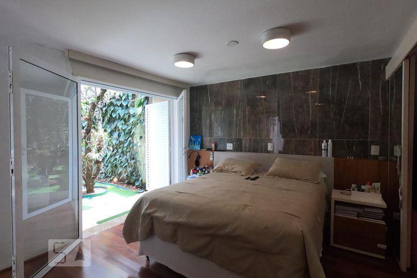 Casa à Venda – Morumbi, 5 Quartos, 430 m² – São Paulo