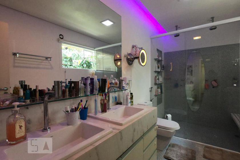 Casa à Venda – Morumbi, 5 Quartos, 430 m² – São Paulo