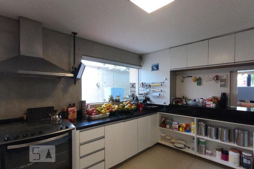 Casa à Venda – Morumbi, 5 Quartos, 430 m² – São Paulo