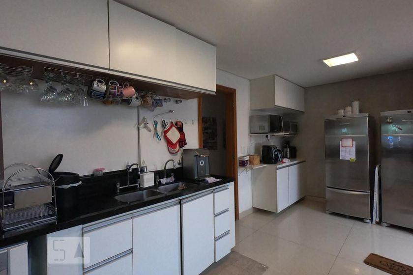 Casa à Venda – Morumbi, 5 Quartos, 430 m² – São Paulo