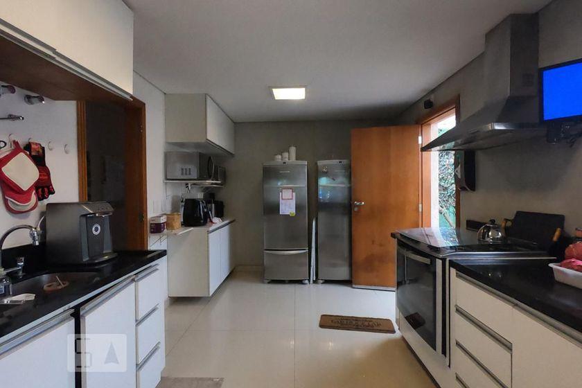 Casa à Venda – Morumbi, 5 Quartos, 430 m² – São Paulo
