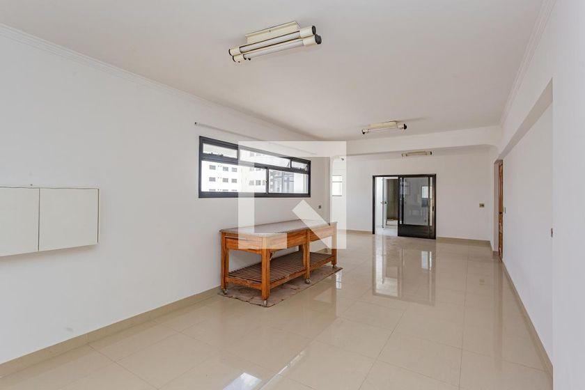 Apartamento à Venda – Bosque da Saúde, 4 Quartos, 750 m² – São Paulo