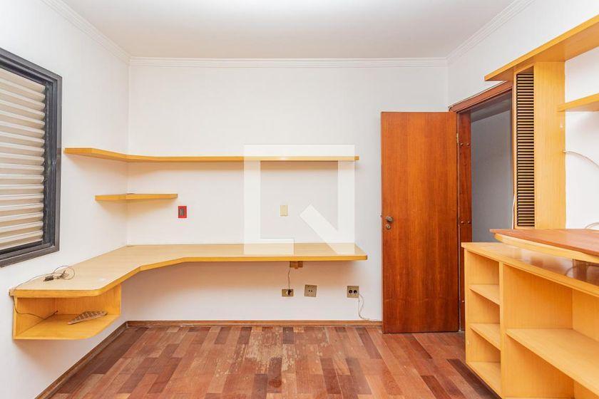 Apartamento à Venda – Bosque da Saúde, 4 Quartos, 750 m² – São Paulo