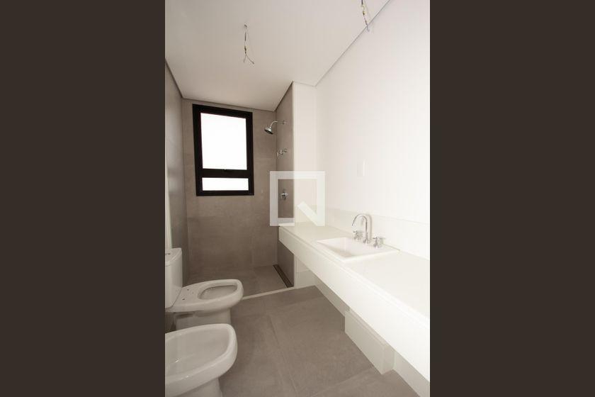 Apartamento à Venda – Moema, 4 Quartos, 375 m² – São Paulo