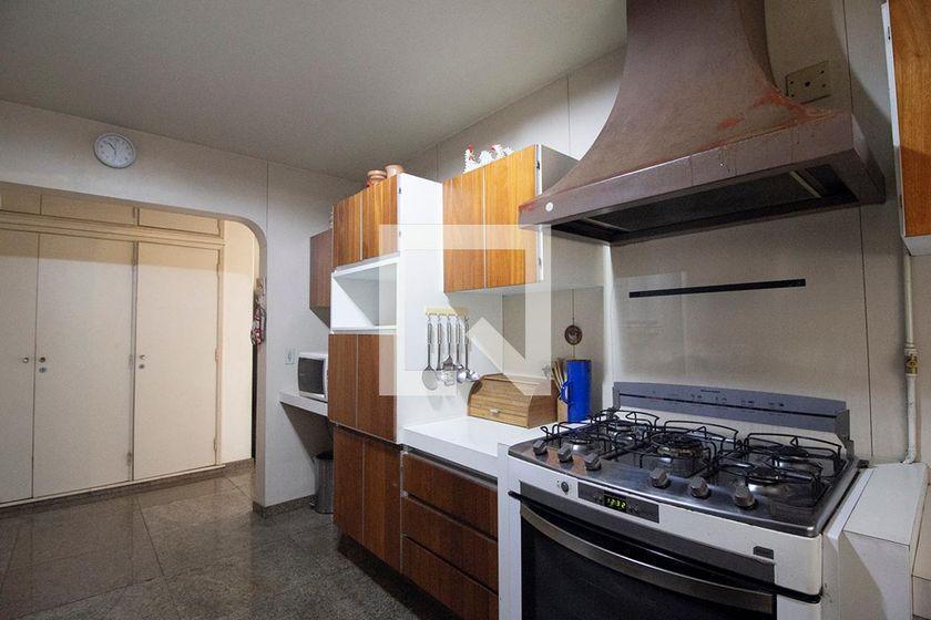 Apartamento à Venda – Higienópolis, 6 Quartos, 370 m² – São Paulo