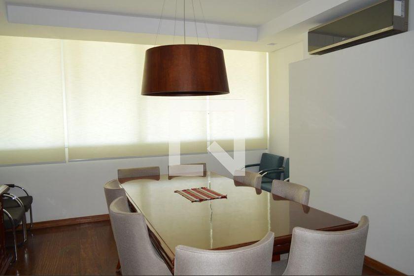 Casa à Venda – Vila Mariana, 5 Quartos, 350 m² – São Paulo