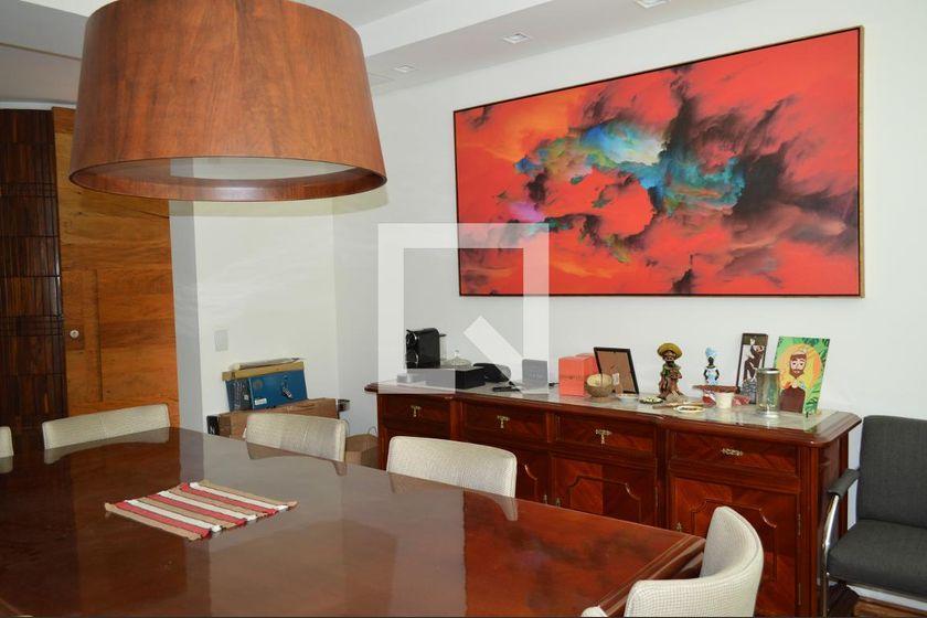 Casa à Venda – Vila Mariana, 5 Quartos, 350 m² – São Paulo