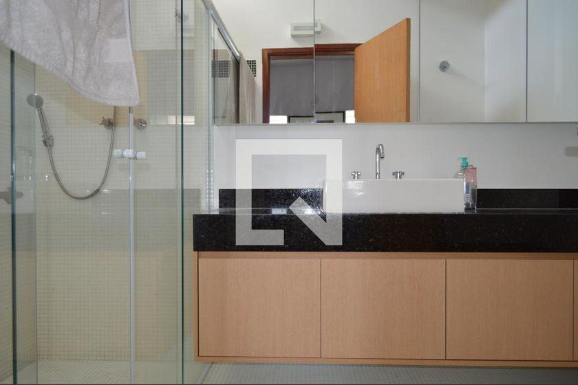 Casa à Venda – Vila Mariana, 5 Quartos, 350 m² – São Paulo