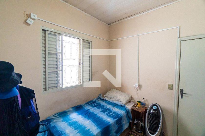 Casa à Venda – Chácara Inglesa, 4 Quartos, 70 m² – São Paulo