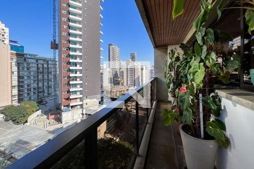 Apartamento à Venda – Moema, 4 Quartos, 450 m² – São Paulo