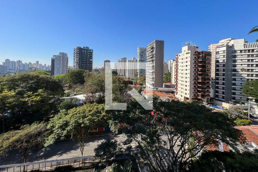 Apartamento à Venda – Moema, 4 Quartos, 450 m² – São Paulo