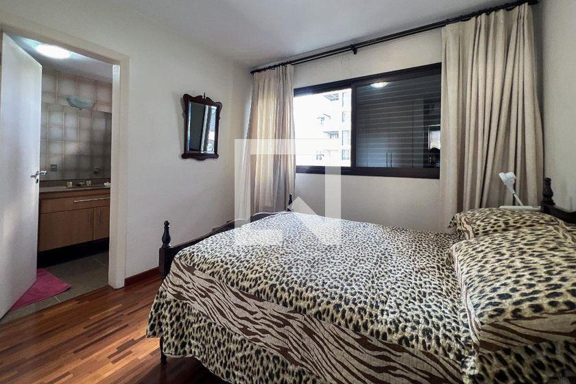 Apartamento à Venda – Moema, 4 Quartos, 450 m² – São Paulo