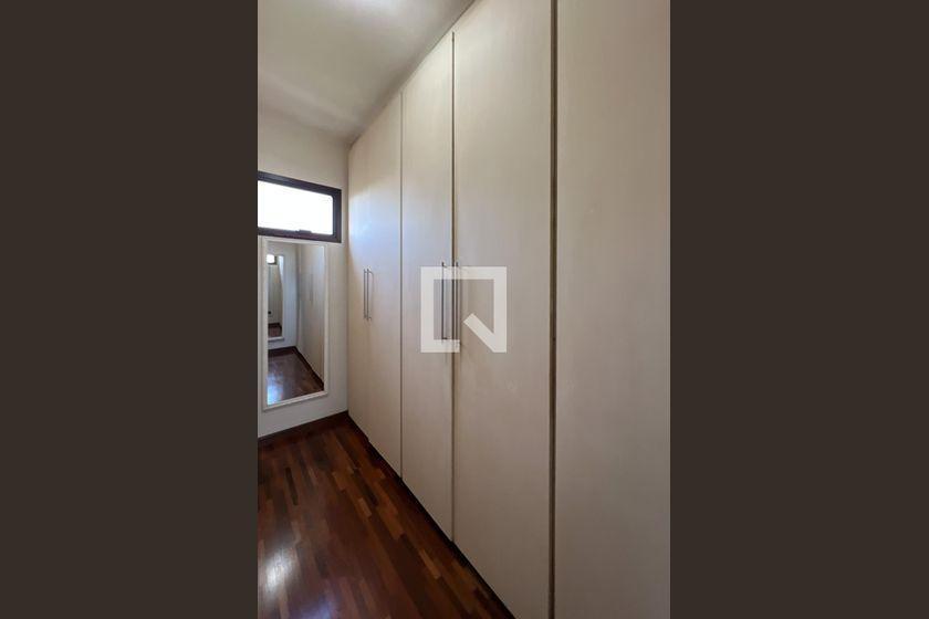 Apartamento à Venda – Moema, 4 Quartos, 450 m² – São Paulo