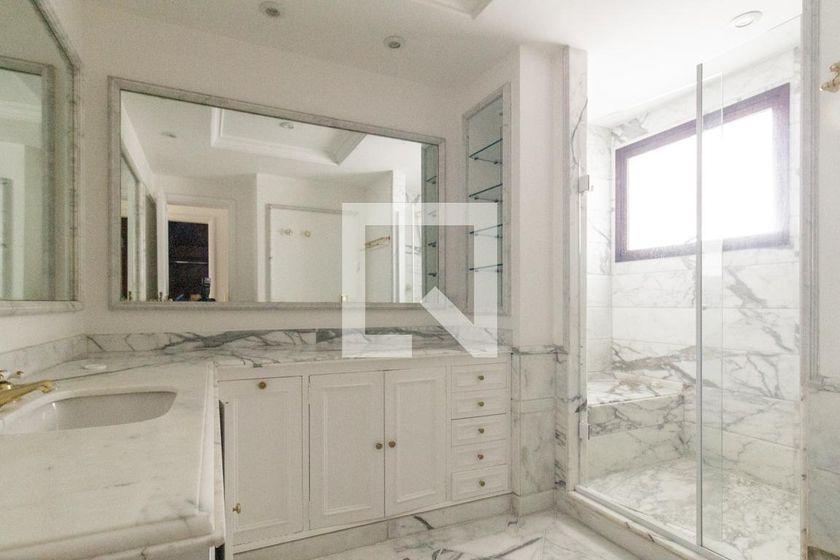 Apartamento à Venda – Santa Cecília, 3 Quartos, 241 m² – São Paulo