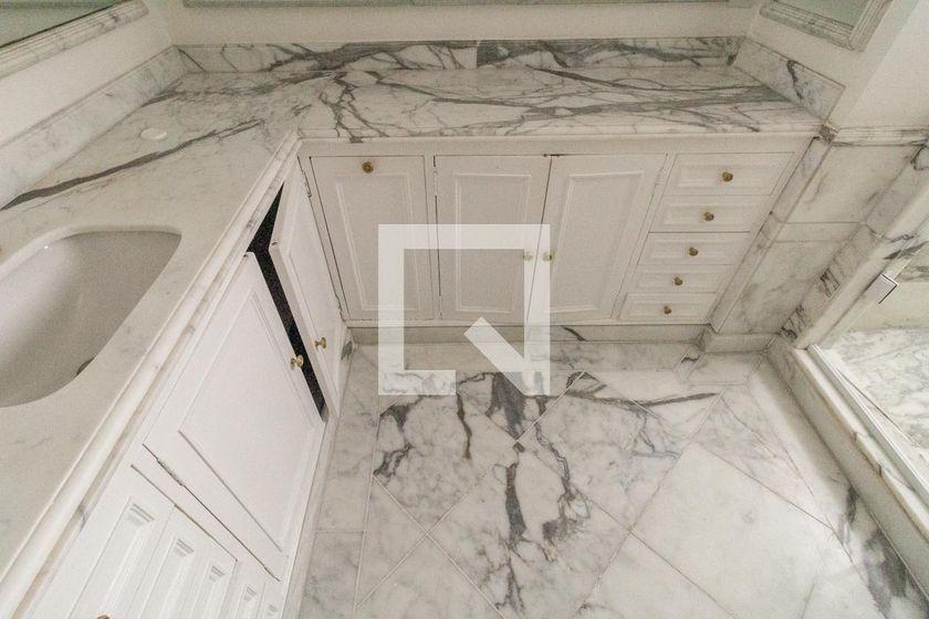 Apartamento à Venda – Santa Cecília, 3 Quartos, 241 m² – São Paulo