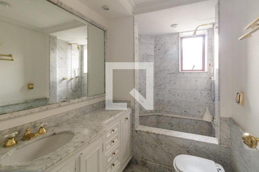 Apartamento à Venda – Santa Cecília, 3 Quartos, 241 m² – São Paulo