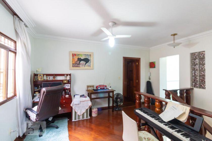 Casa à Venda – Vila Guilhermina, 4 Quartos, 440 m² – São Paulo