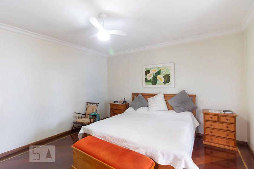 Casa à Venda – Vila Guilhermina, 4 Quartos, 440 m² – São Paulo